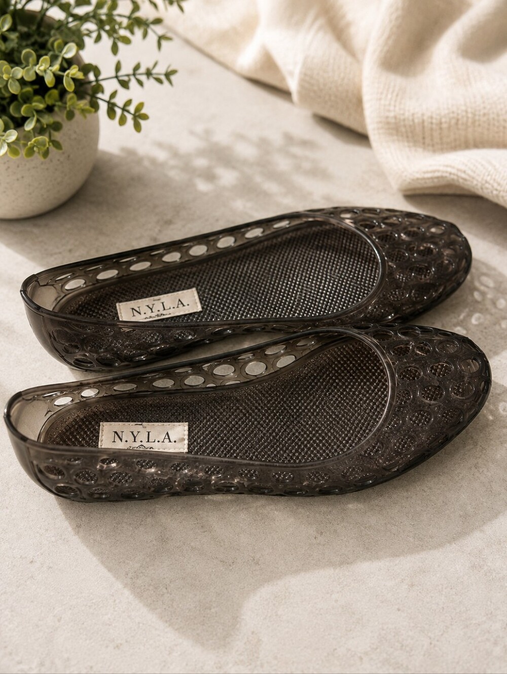 N.Y.L.A. Women's Black Jelly Flats
